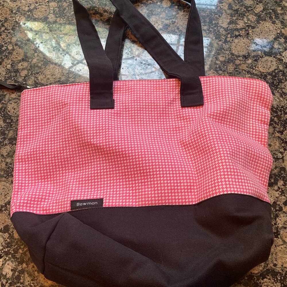 Pink and black houndstooth shoulder bag